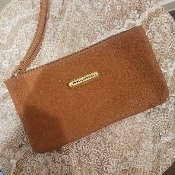 Stone Mountain USA- Embossed Leather wristlet- Like NEW! - Picture 1 of 6